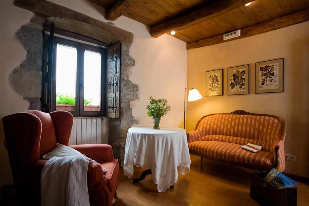 Hotel Akerreta Buitenkant foto